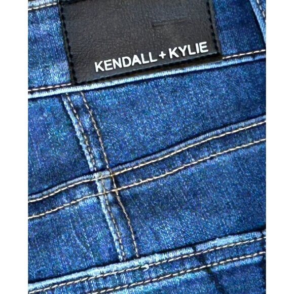 Kendall & Kylie The Kontour High Rise Jeans in Far and Away Wash Size 7/28 - Picture 6 of 9